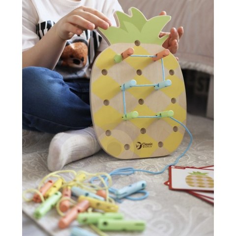 CLASSIC WORLD Wooden Threader Pineapple Pegs 21 pcs. 3+