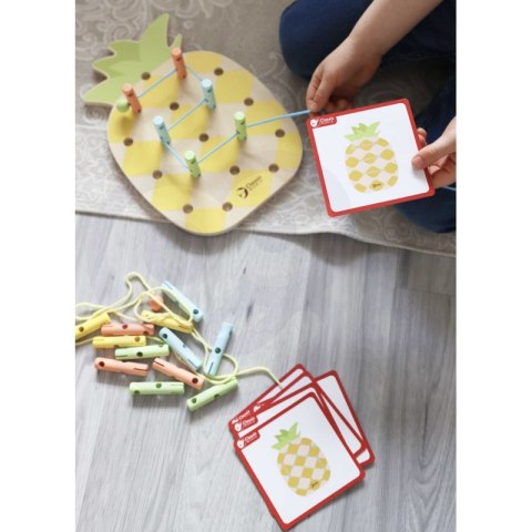 CLASSIC WORLD Wooden Threader Pineapple Pegs 21 pcs. 3+