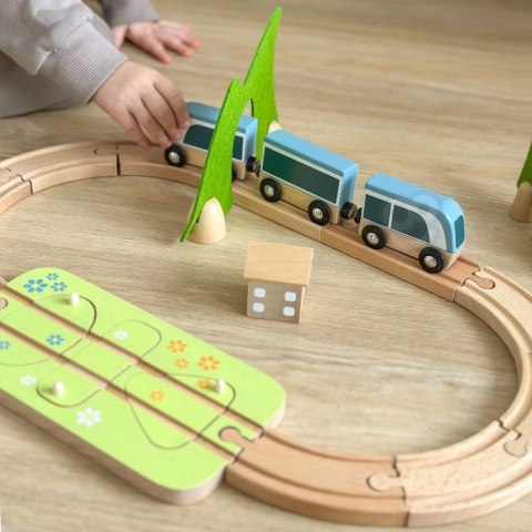 CLASSIC WORLD Zestaw Kolejka Tor Drewniany Pociąg + Sorter Kształtów 40 el. 3+